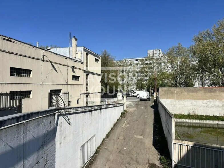 Industriel/Logistique dans Saint-Denis à louer - Photo de l’immeuble – Image 2 sur 12