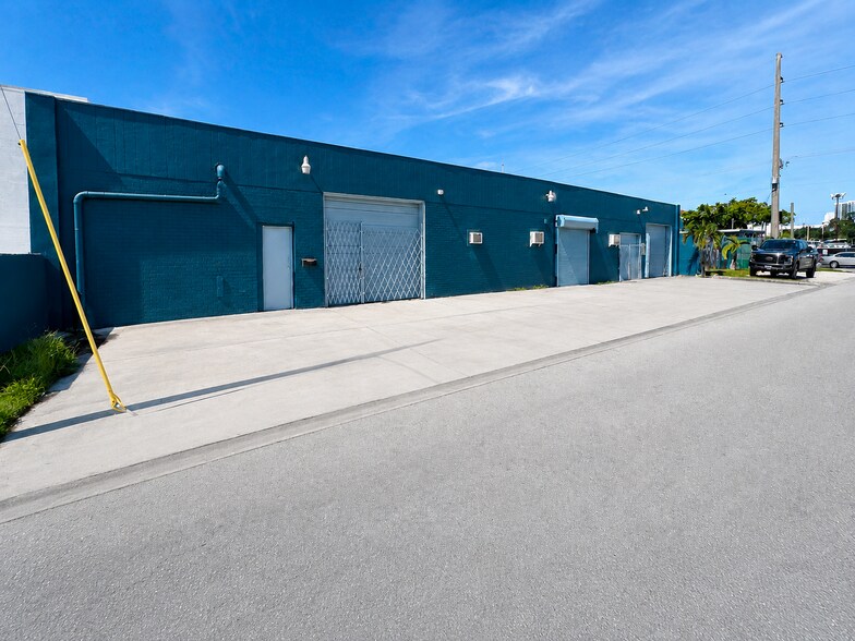 711-713 NW 1st St, Fort Lauderdale, FL à louer - Photo de l’immeuble – Image 3 sur 9
