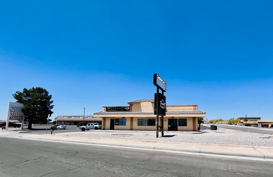 18768 Outer Hwy 18, Apple Valley, CA à louer - Photo de l’immeuble – Image 3 sur 22