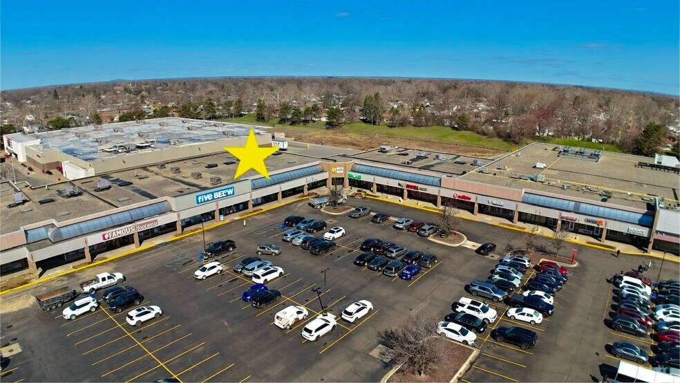 26300-26650 Ford Rd, Dearborn Heights, MI à louer - Photo de l’immeuble – Image 2 sur 8