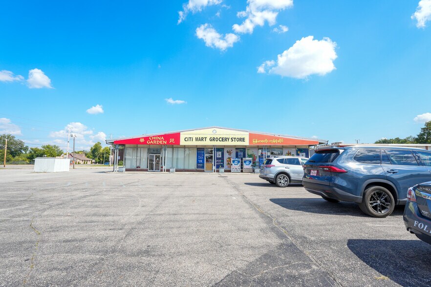 7021-7025 S Madison Ave, Indianapolis, IN à vendre - Photo de l’immeuble – Image 3 sur 4