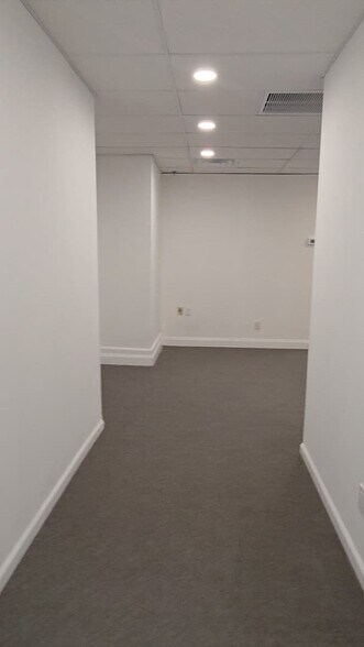 144 Washington St, Newark, NJ à louer - Vidéo sur l’annonce professionnelle – Image 3 sur 16