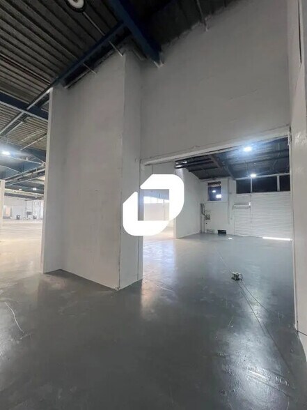 Local d’activités dans Meaux à louer - Photo de l’immeuble – Image 2 sur 3