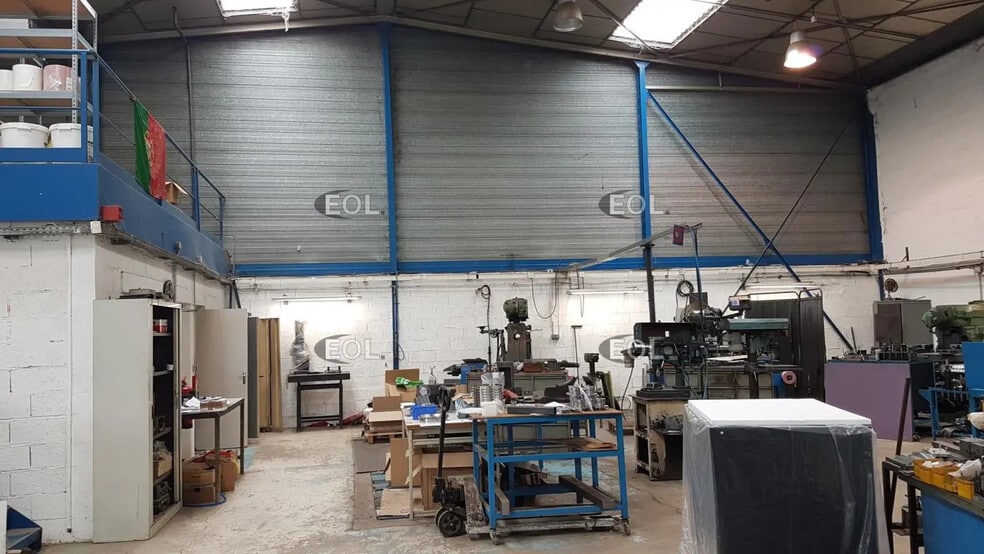 Local d’activités dans Chassieu à louer - Photo intérieure – Image 3 sur 7