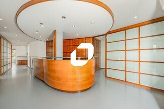 Plus de détails pour 5 Avenue Du Manet, Montigny-le-Bretonneux - Bureau à louer