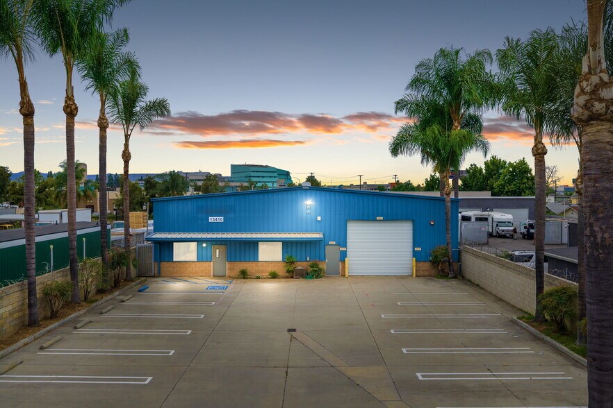 13410 Waco St, Baldwin Park, CA à louer - Photo de l’immeuble – Image 1 sur 61
