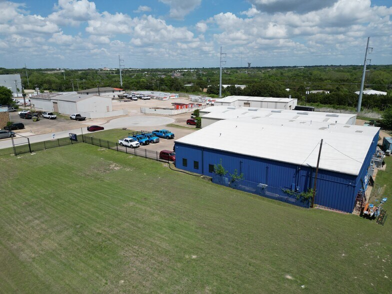 910 KCK Way, Cedar Hill, TX à vendre - Photo de l’immeuble – Image 3 sur 19