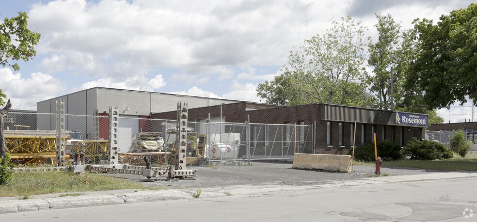 8151 St Industiries, Montréal, QC à vendre - Photo de l’immeuble – Image 2 sur 2