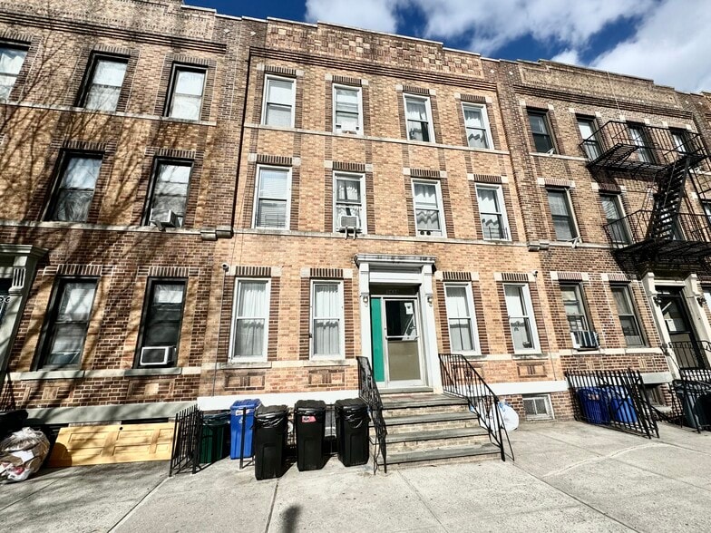 3444 43rd St, Long Island City, NY à vendre - Photo de l’immeuble – Image 2 sur 4