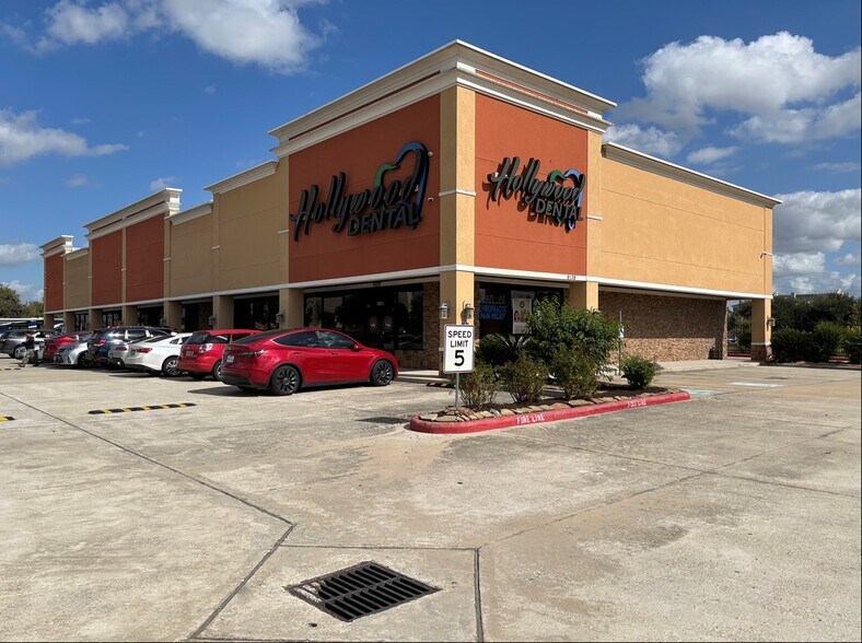 9138 West Rd, Houston, TX à louer - Photo de l’immeuble – Image 1 sur 5