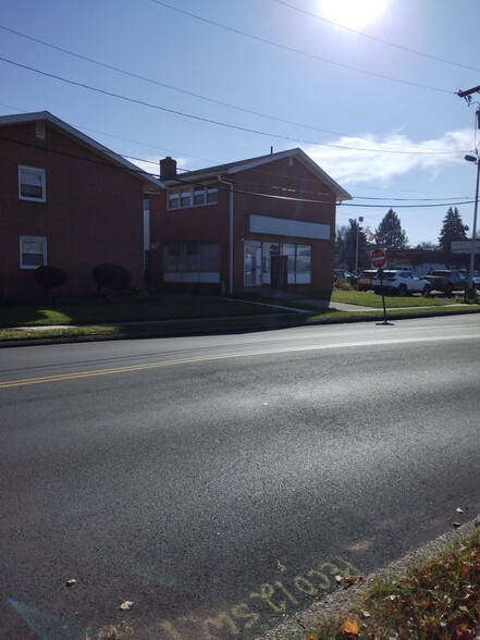 439 Baeder Rd, Jenkintown, PA à louer - Photo de l’immeuble – Image 1 sur 9