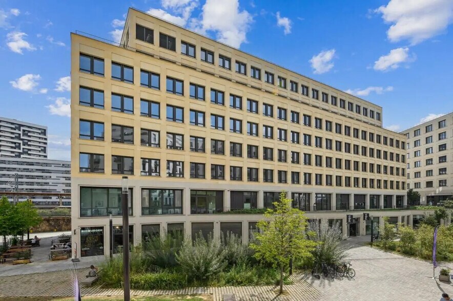 198 Rue D'Aubervilliers, Paris à louer - Photo de l’immeuble – Image 2 sur 24