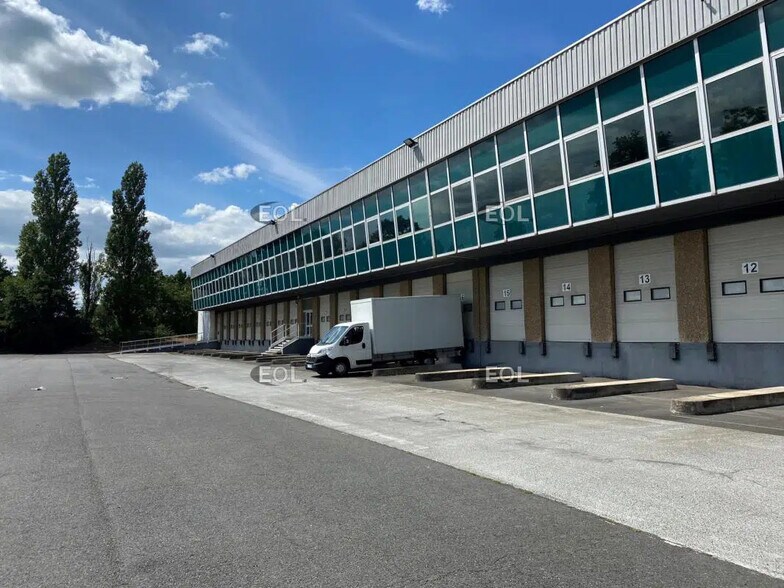 Industriel/Logistique dans Saint-Witz à louer - Photo de l’immeuble – Image 3 sur 3