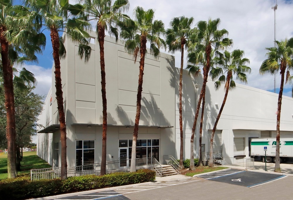 3500 SW 20th St, Pembroke Park, FL à louer Photo de l’immeuble– Image 1 sur 6