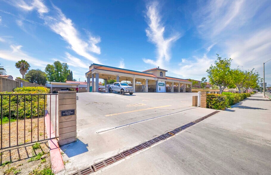 1352 N Santa Fe Ave, Vista, CA à vendre - Photo de l’immeuble – Image 3 sur 19