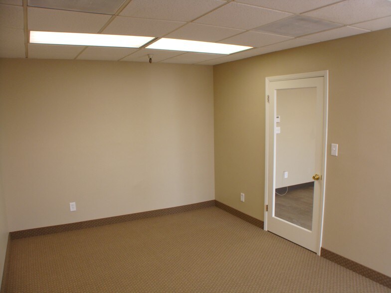 3550 W Clarendon Ave, Phoenix, AZ à louer - Photo de l’immeuble – Image 3 sur 9