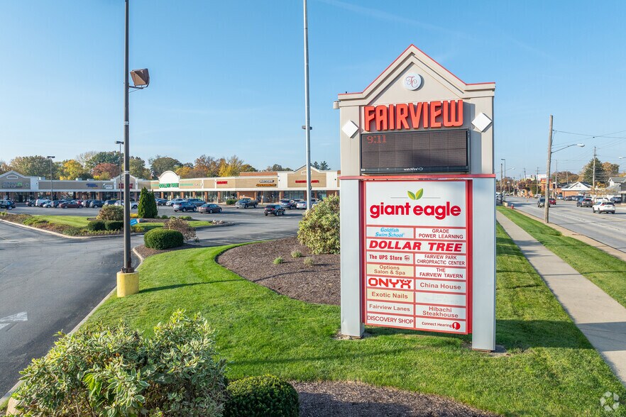 21593-21929 Lorain Rd, Cleveland, OH à louer - Photo de l’immeuble – Image 3 sur 9