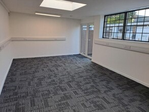 7-9 Bury Rd, Hatfield à louer Photo intérieure– Image 1 sur 2