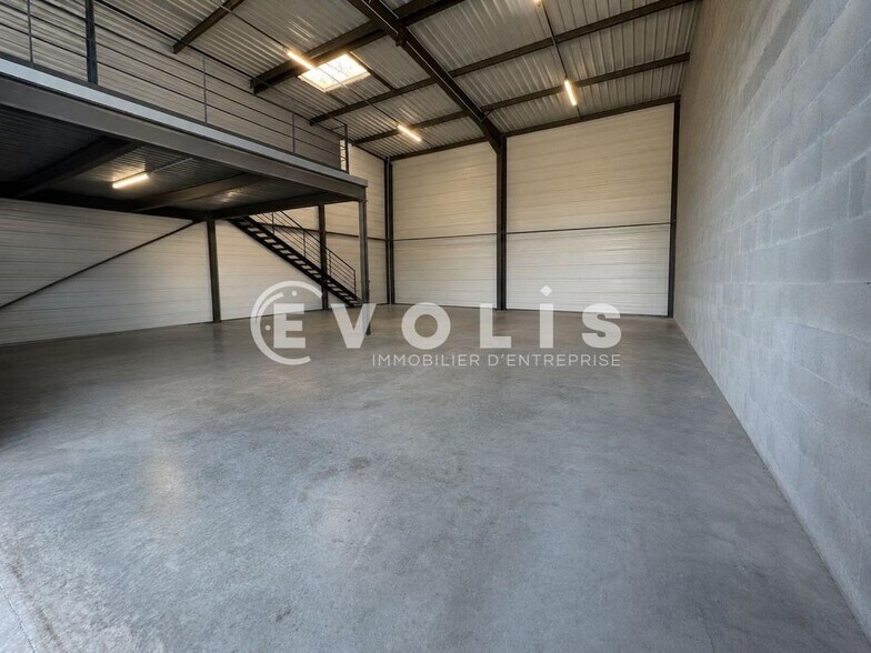 510 Avenue Des Bergeries, Saint-Vulbas à louer - Photo de l’immeuble – Image 2 sur 18