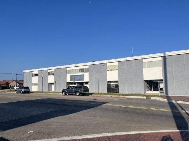 303 S Main St, Mishawaka, IN à louer - Photo de l’immeuble – Image 3 sur 12