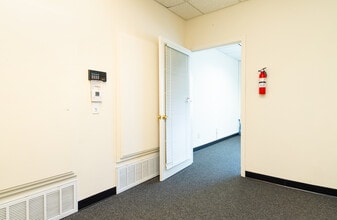 420 N Montebello Blvd, Montebello, CA à louer Photo intérieure– Image 2 sur 9