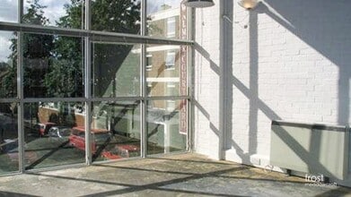 225-227 Walmer Rd, Londres à louer Photo intérieure– Image 1 sur 2