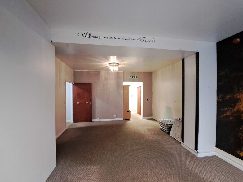 2-10 Hallcraig St, Airdrie à louer - Photo de l’immeuble – Image 2 sur 3