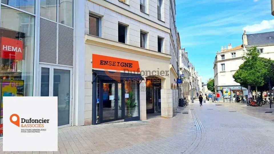 Local commercial dans Poitiers à louer - Photo de l’immeuble – Image 2 sur 9