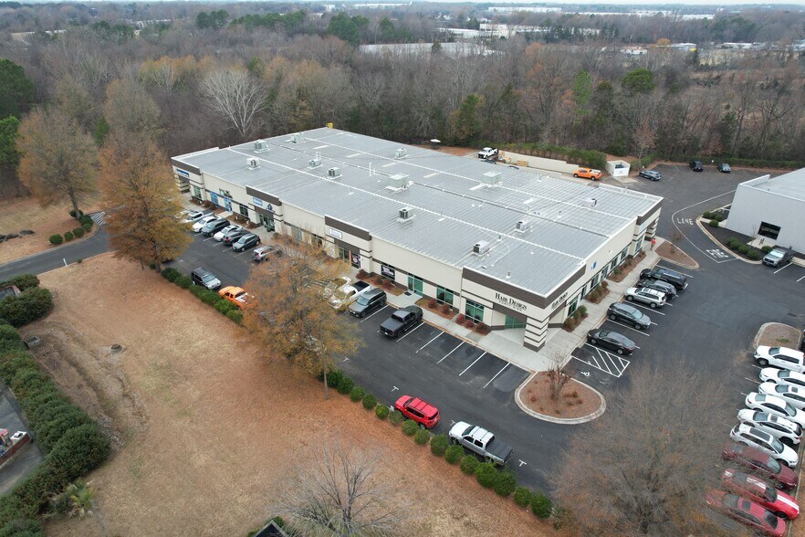 13331 York Center Dr, Charlotte, NC à vendre - Photo de l’immeuble – Image 3 sur 4