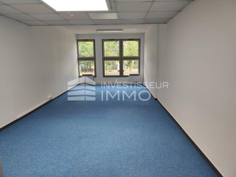 Bureau dans Torcy à louer - Photo de l’immeuble – Image 2 sur 8