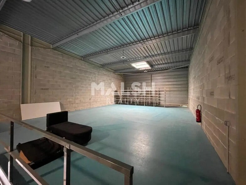 Local d’activités dans Beynost à louer - Photo intérieure – Image 3 sur 6