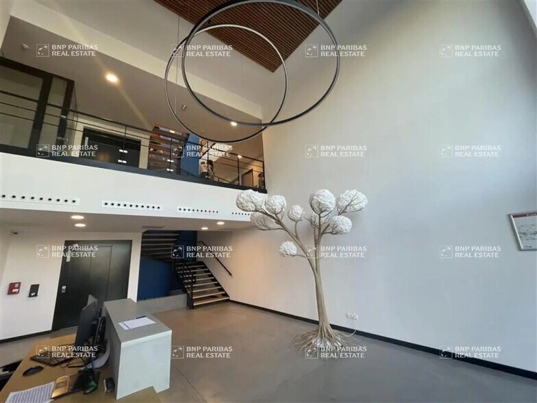 585 Rue De La Croix Verte, Montpellier à louer - Photo de l’immeuble – Image 2 sur 13