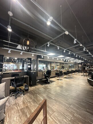 Plus de détails pour 515-525 S Washington Ave, Royal Oak, MI - Local commercial à louer