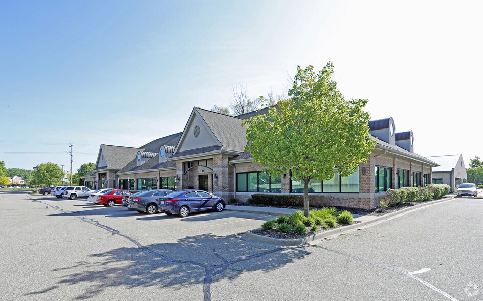 13400-13486 Canal Rd, Sterling Heights, MI à louer - Photo principale – Image 1 sur 9