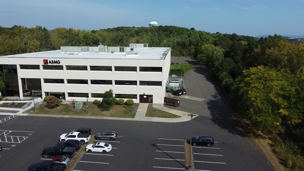 11 Interstate Dr, West Springfield, MA à louer - Vidéo sur l’annonce professionnelle – Image 2 sur 18