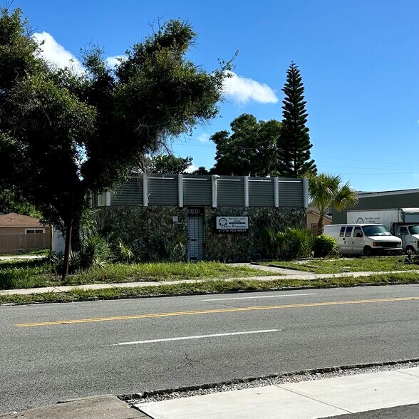 2463 5th Ave S & Vacant Lot portefeuille de 2 biens à vendre sur LoopNet.fr - Photo de l’immeuble – Image 2 sur 3