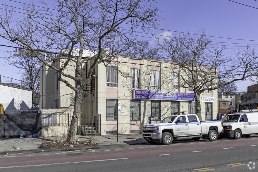 1309 E Gun Hill Rd, Bronx, NY à vendre - Photo de l’immeuble – Image 3 sur 5