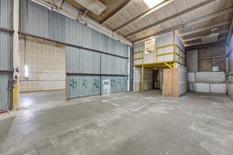 415 E Saint Elmo Rd, Austin, TX à louer Photo intérieure– Image 2 sur 20