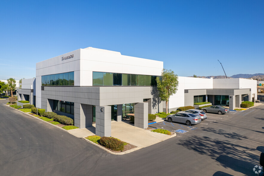 24 Hammond, Irvine, CA à louer - Photo principale – Image 1 sur 7