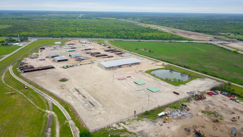 236 Industrial Park Dr, Victoria, TX à louer - Photo de l’immeuble – Image 3 sur 61