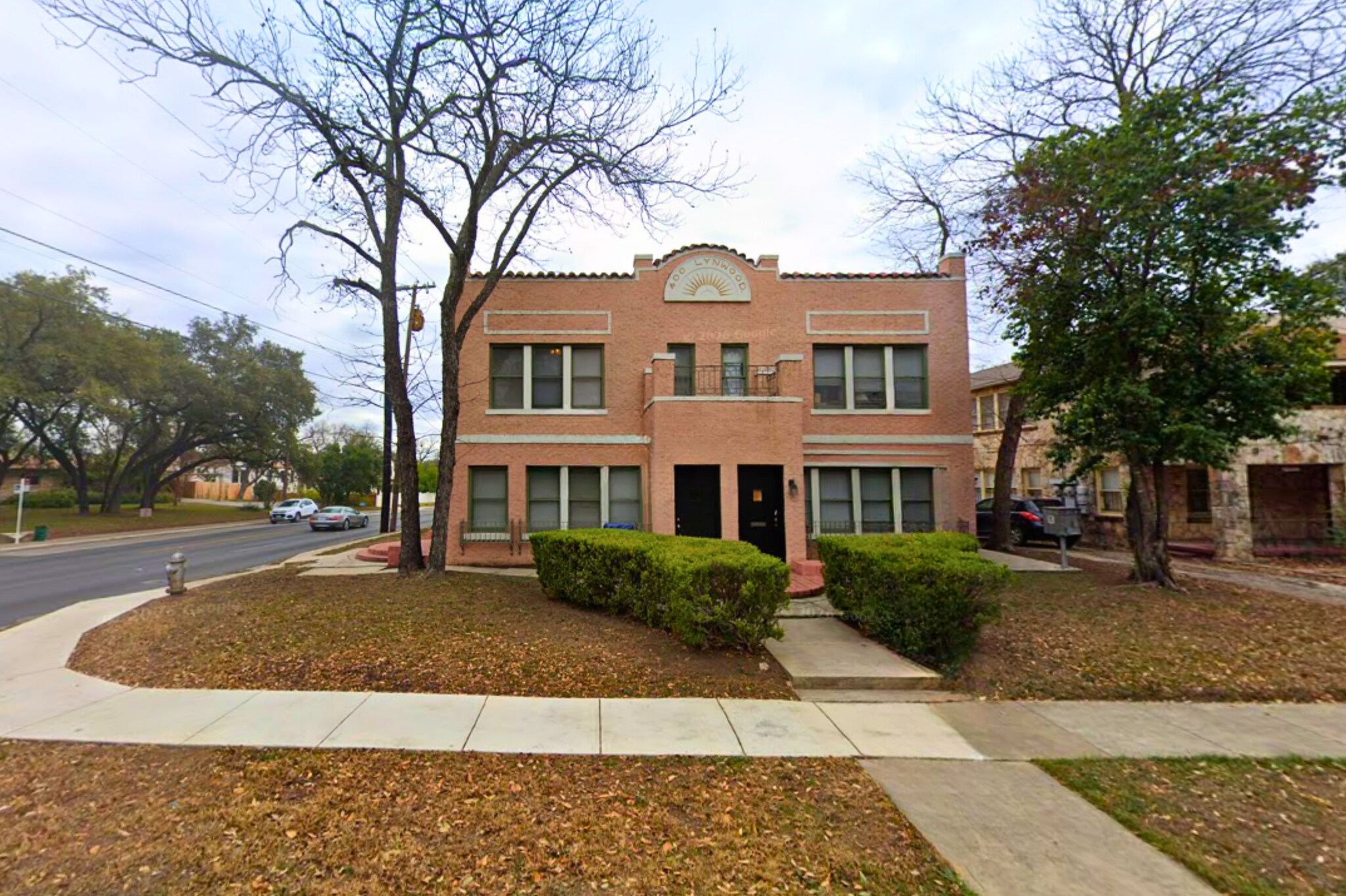 400 W Lynwood Ave, San Antonio, TX à vendre Photo de l’immeuble– Image 1 sur 15