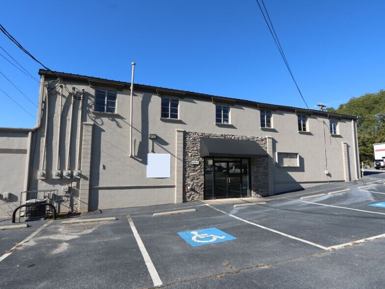 1400 W Wade Hampton Blvd, Greer, SC à louer - Photo de l’immeuble – Image 2 sur 5