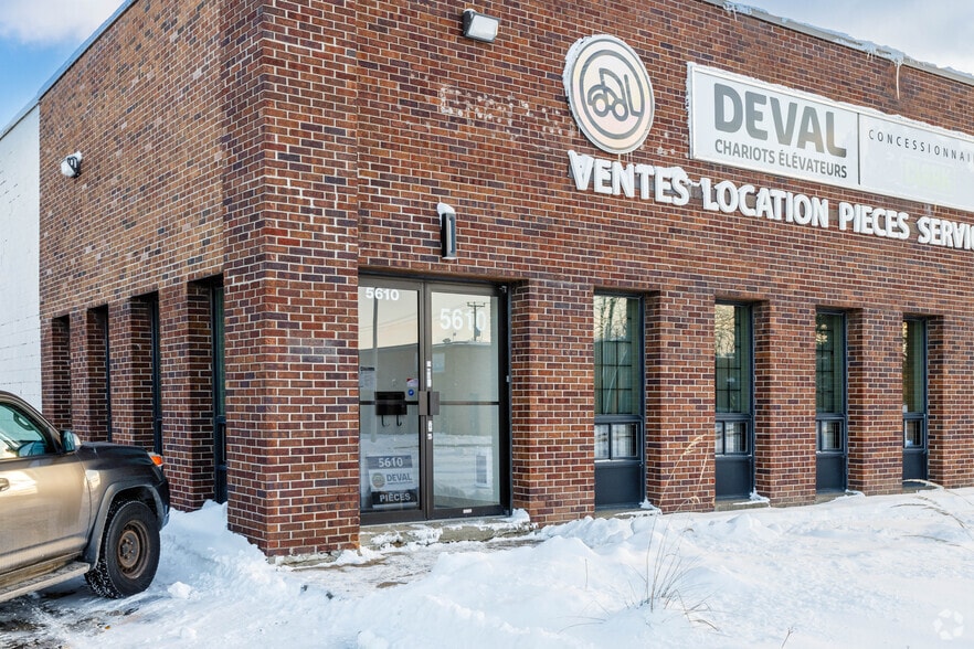 5610-5660 Ch Bois-Franc, Montréal, QC à louer - Photo de l’immeuble – Image 3 sur 7
