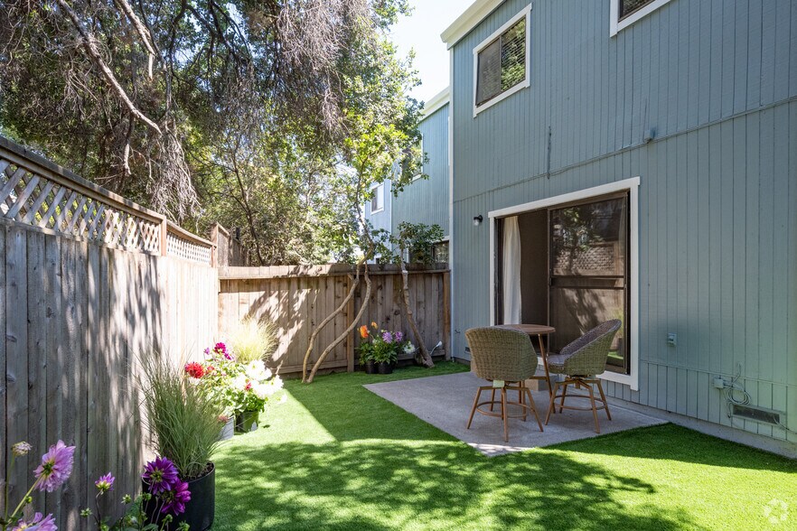 801 Dutton Ave, Santa Rosa, CA à vendre - Photo de l’immeuble – Image 3 sur 39