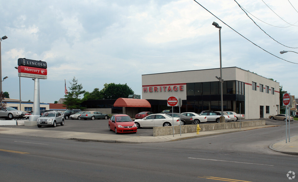 900 W Genesee St, Syracuse, NY à louer - Photo principale – Image 2 sur 3