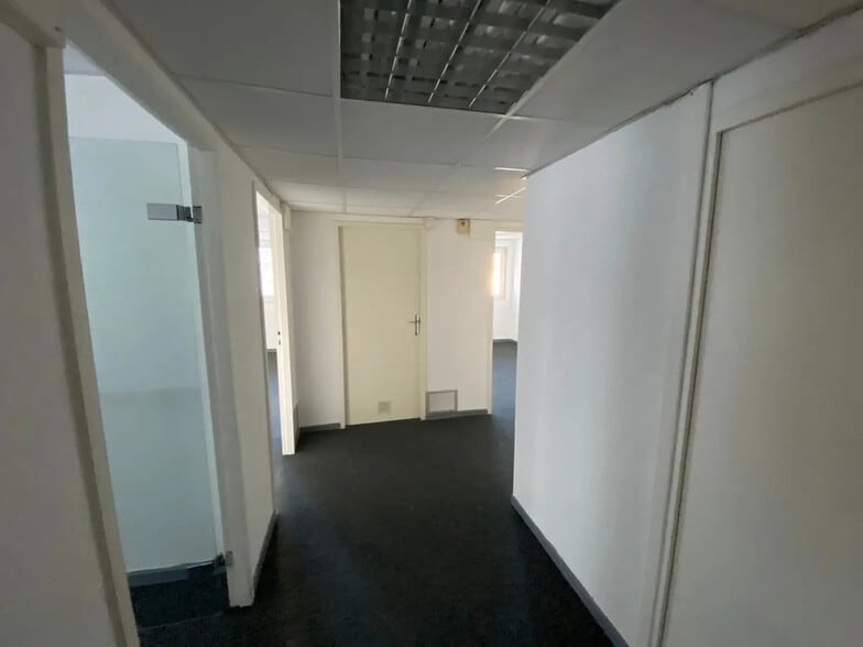 166 Avenue De Hambourg, Marseille à louer - Photo de l’immeuble – Image 3 sur 9