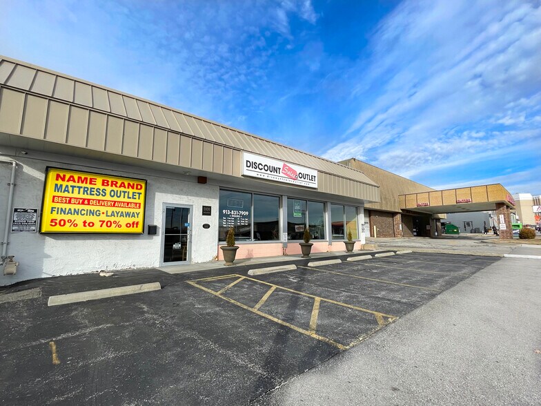 5930 Broadmoor St, Mission, KS à vendre - Photo de l’immeuble – Image 1 sur 4