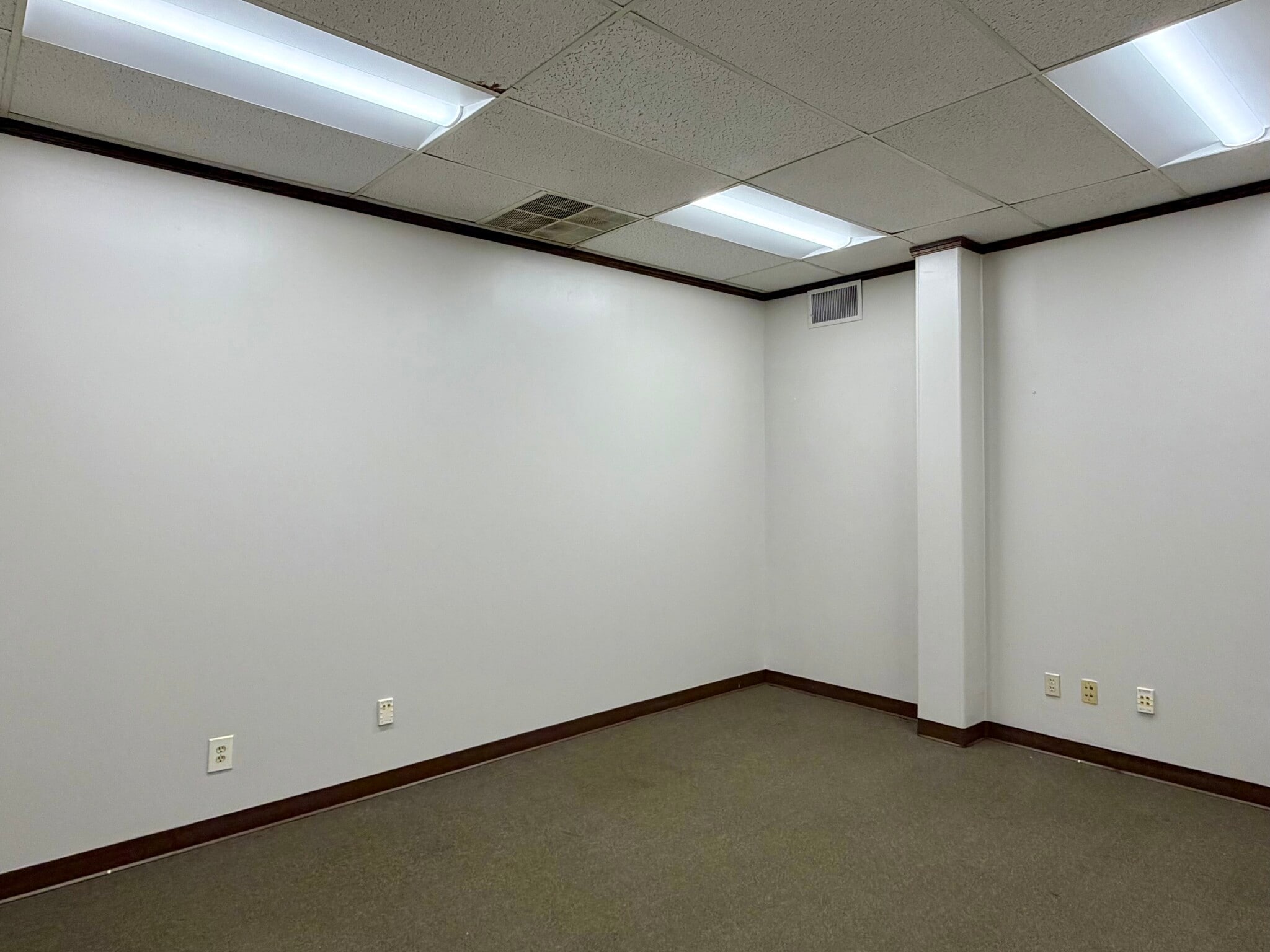 80 Washington St, Poughkeepsie, NY à louer Photo intérieure– Image 1 sur 2