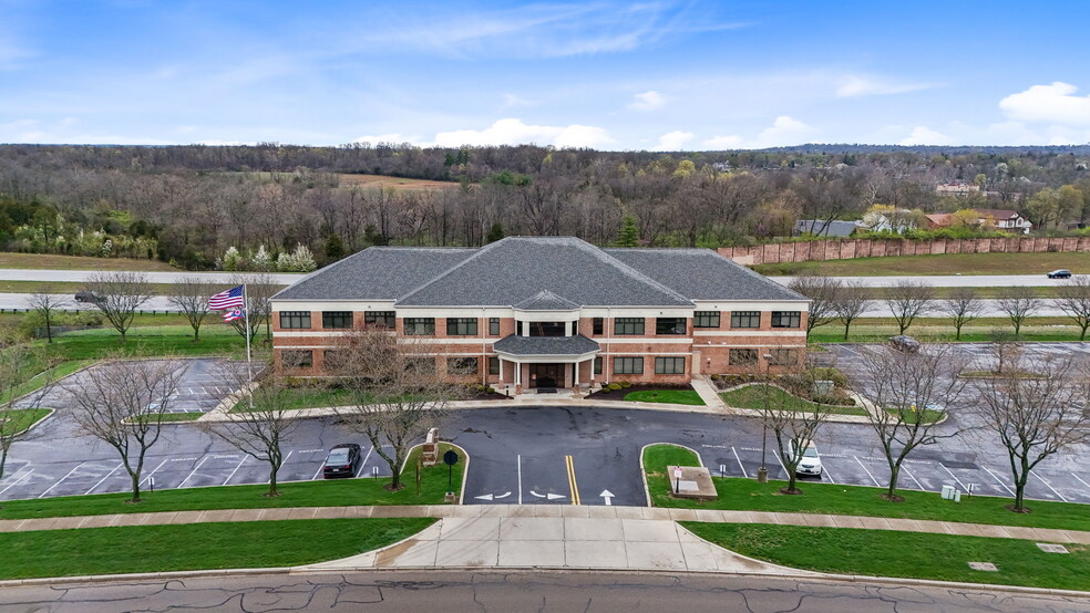 7501 Paragon Rd, Dayton, OH à louer - Photo de l’immeuble – Image 3 sur 19