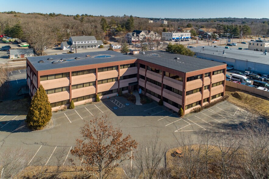 1017 Turnpike St, Canton, MA à vendre - Aérien – Image 1 sur 7